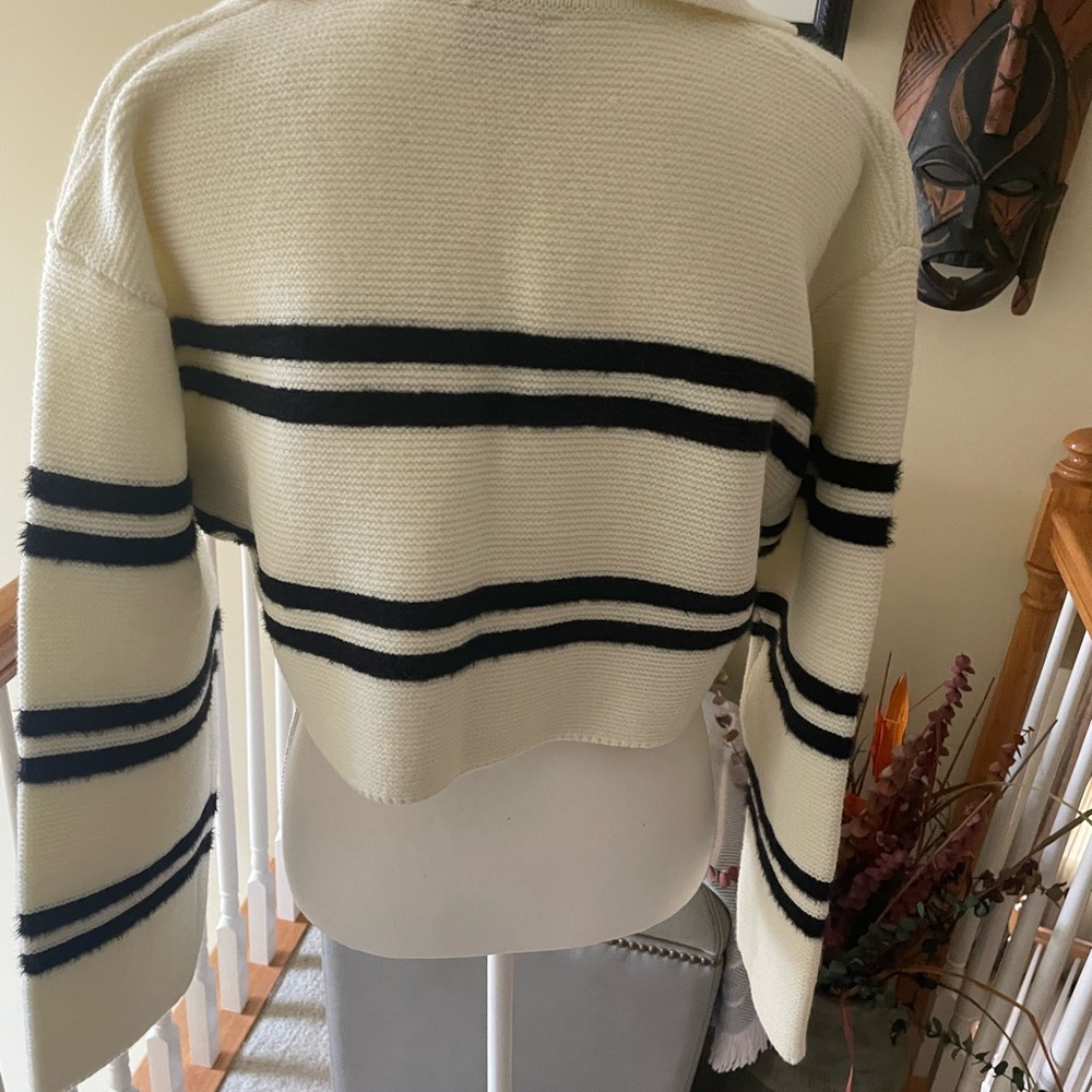 ButterMelon Black and White Striped V-Neck Crop Sweater NWOT - Picture 6 of 8
